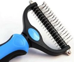 Professionele Ondervacht Kam Voor Hond En Kat S – Hondenborstel – Kattenborstel - Hondenkam –Anti Klit - Haarverwijderaar Voor Huisdieren - Pijnloos - Huisdiervriendelijk – Klittenkam - Voorkomt Haaruitval - Kleine Variant- Black Friday - Sinterklaas 9 Professionele Ondervacht Kam Voor Hond En Kat S – Hondenborstel – Kattenborstel - Hondenkam –Anti Klit - Haarverwijderaar Voor Huisdieren - Pijnloos - Huisdiervriendelijk – Klittenkam - Voorkomt Haaruitval - Kleine Variant- Black Friday - Sinterklaas -Hondenbenodigdheden Korting 1200x1012 3