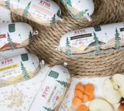 Kivo Petfood Houdbare Worsten INTRODUCTIEDOOS 6 X 600 Gram Smaken: Rund, Kip, Rund & Kip, Kip & Zalm, Eend En Lam - Zacht Gestoomd Vlees - Glutenvrij Geen Fratsen -Hondenbenodigdheden Korting 1200x1072 1