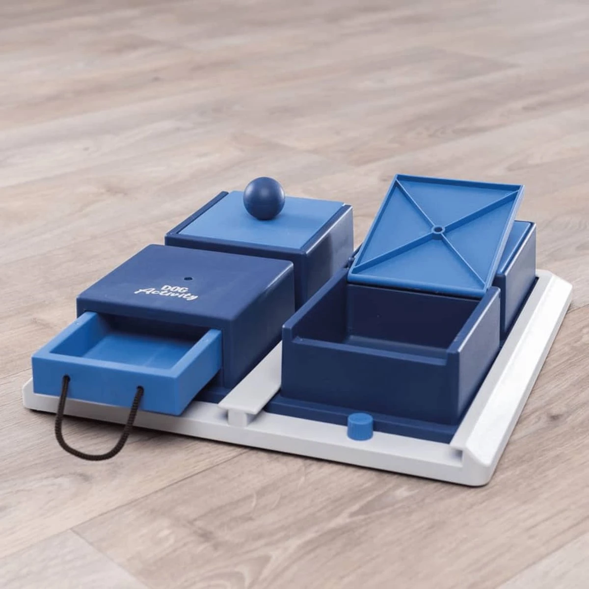 Trixie Dog Activity Poker Box 1 - 31X31 CM 3 Trixie Dog Activity Poker Box 1 - 31X31 CM - Afbeelding 3