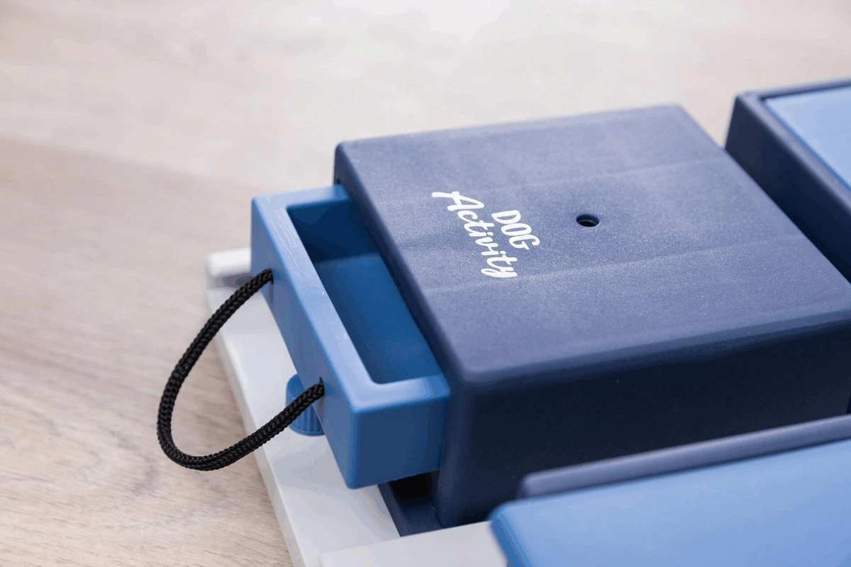 Trixie Dog Activity Poker Box 1 - 31X31 CM 15 Trixie Dog Activity Poker Box 1 - 31X31 CM - Afbeelding 15