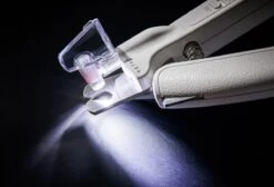 Professionele Oplaadbare LED Licht Nagelknipper, Hond, Kat, Knaagdier, Huisdieren | Dog, Cat, Nail Clipper LED Light, Rechargeable, USB Kabel | Nagelvijl - Nagelschaar Met Vijl, Opvang Van Nagels | Vergrootglas 5x | Extreem Veilig & 100% Effectief 16 Professionele Oplaadbare LED Licht Nagelknipper, Hond, Kat, Knaagdier, Huisdieren | Dog, Cat, Nail Clipper LED Light, Rechargeable, USB Kabel | Nagelvijl - Nagelschaar Met Vijl, Opvang Van Nagels | Vergrootglas 5x | Extreem Veilig & 100% Effectief -Hondenbenodigdheden Korting 1200x818 1