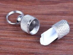 Adreskoker Voor Hondentuigje - Koker ID Huisdieren - Hond En Of Kat, Adres Telefoonnummer, Poezentuigje.