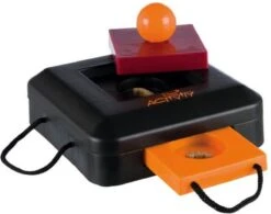 Trixie Dogtoy Dog Activity Strategy Game Gamble Box - Piepend Speelgoed - 15cm X 15cm X 9cm - Zwart/rood/oranje -Hondenbenodigdheden Korting 1200x949