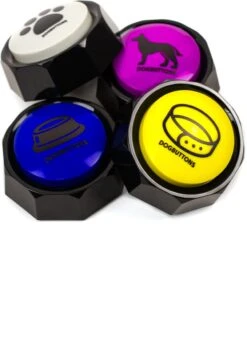 Dogbuttons® – PETIFY PREMIUM Praatknoppen –4 Stuks - Praatknop – Hond – Opneembare Knoppen – Hond Praten – Hondentraining – Praatknoppen – Dog Button – Hondenknop – Huisdier – Honden Speelgoed Intelligentie – Praten Met Hond – Laat Uw Hond Spreken! -Hondenbenodigdheden Korting 844x1200 1